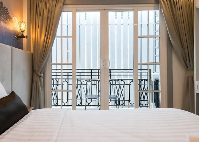 White Ivory Hotel