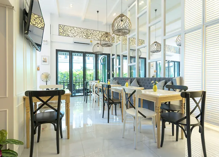 White Ivory Hotel