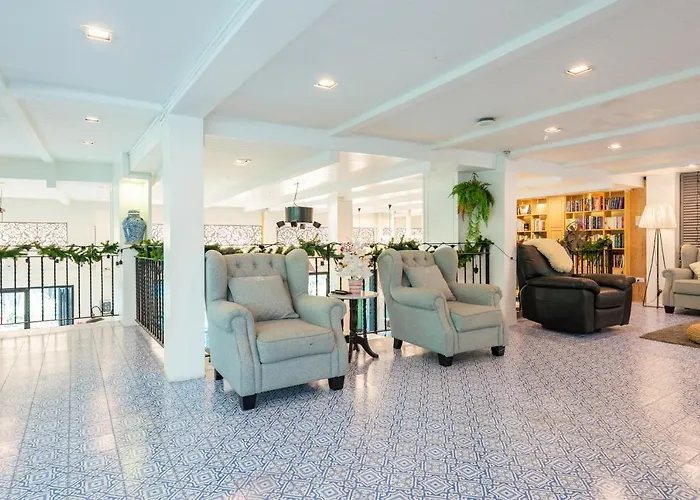 White Ivory Hotel 3*
