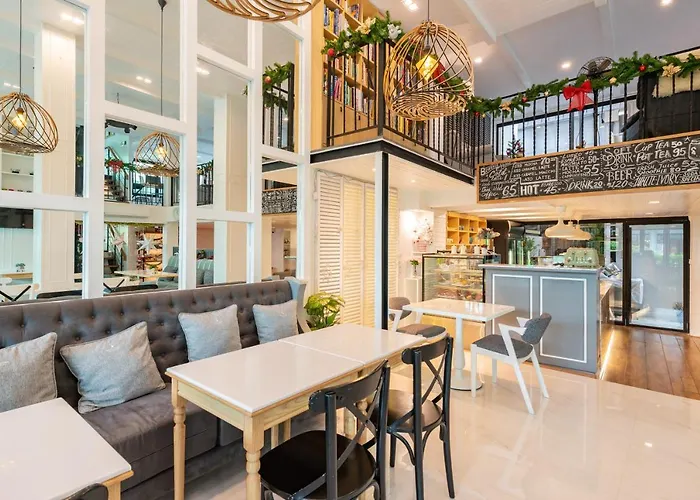White Ivory Hotel